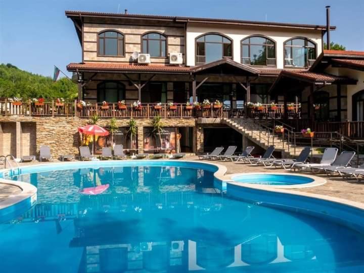 Тодорини Кукли Hotel Spanchevtsi Екстериор снимка